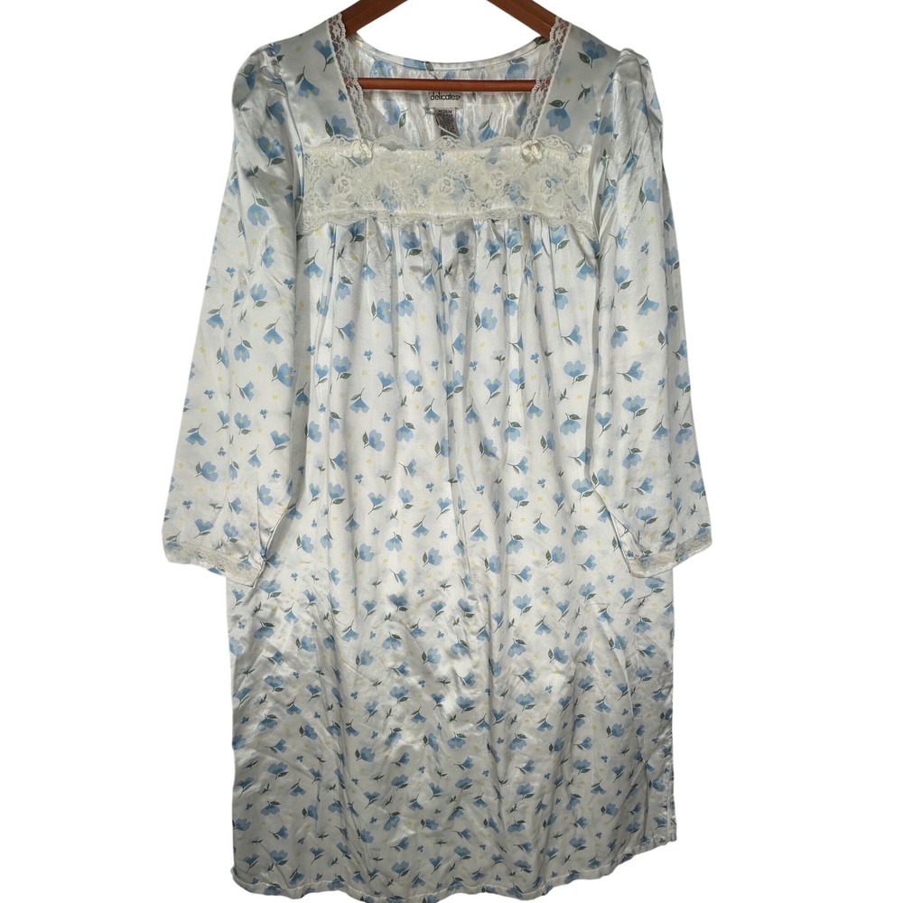 Delicates Satiny Grannycore Long Sleeve Nightgown White w/Blue Flower Size Med